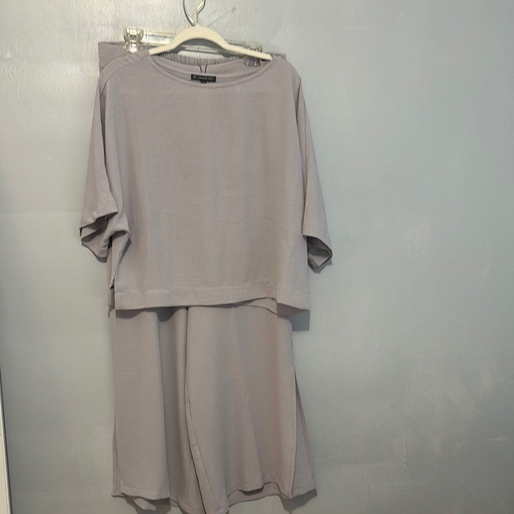 NWT Adrianna Papell Pearl Gray 2 pieces